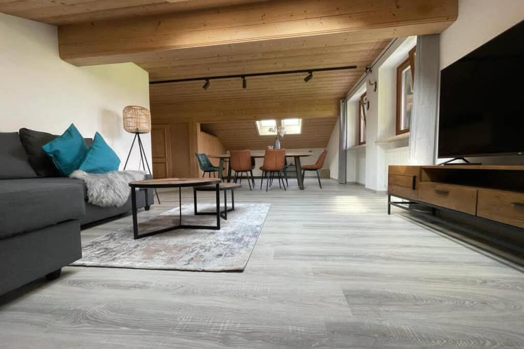 Gemuetliche Ferienwohnung Im Dg Am Tegernsee - Bergblick, Ruhe & Ganz Viel Platz บาดวิสเซ ภายนอก รูปภาพ